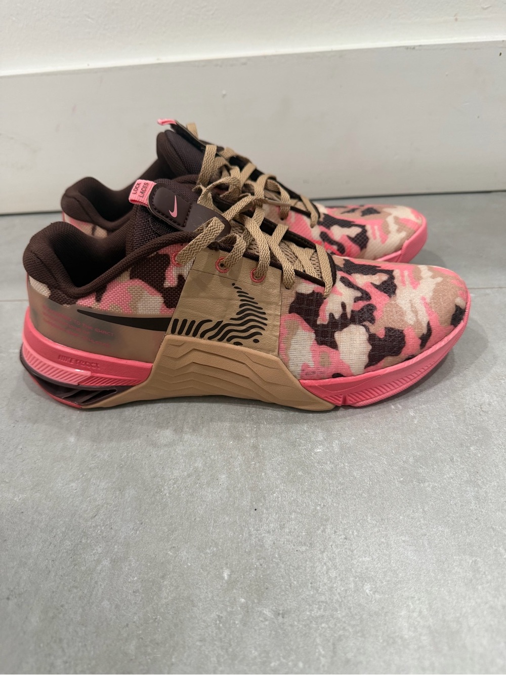 Nike Metcon Pink Camo Training Sneakers Women’s Cross Training Shoes - Picture 4 of 8